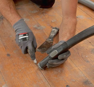 Lattian puhdistaminen puulattian hionta